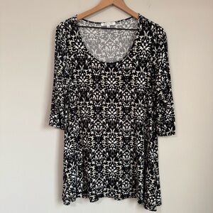 Rose & Olive Tunic Top Black Size 1X Stretch Tribal Pattern Flowy Artsy